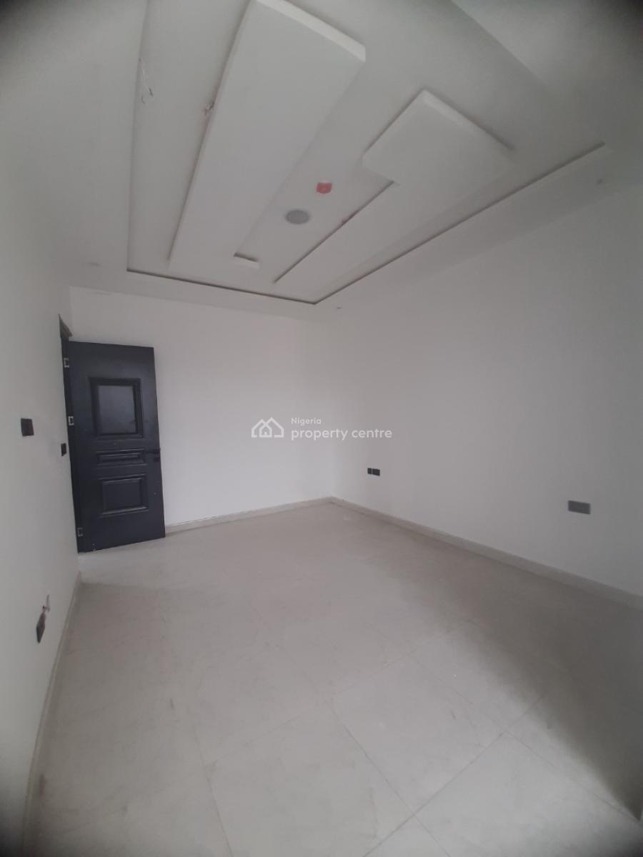 24/7 Power Supply 2 Bedroom En-suite Flat with an Open Fitted Kitchen,, Lekki Phase 1, Lekki, Lagos, Flat / Apartment for Rent