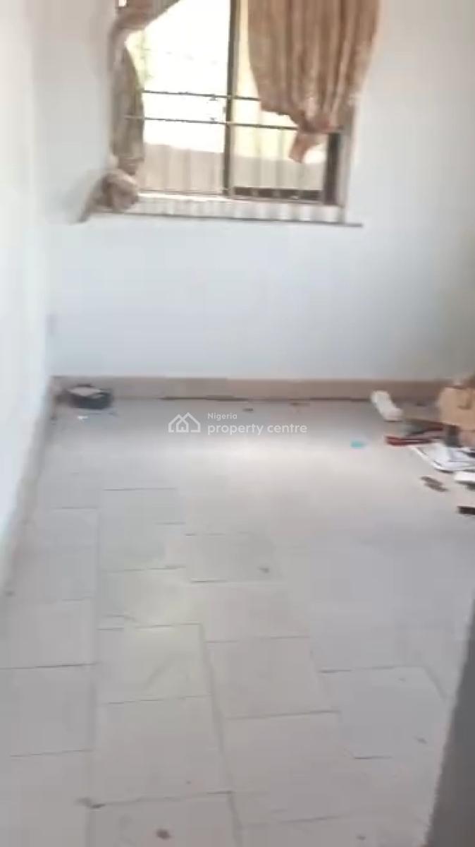Massive 3 Bedroom Apartment Upstairs, Soluyi, Gbagada, Lagos, Flat / Apartment for Rent