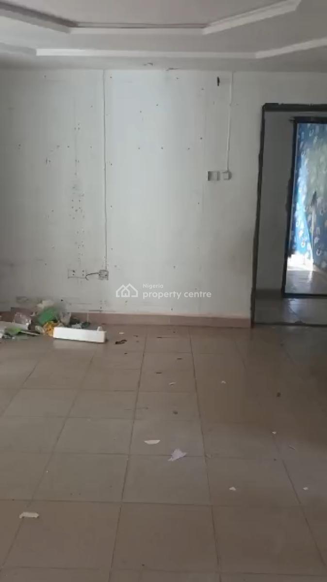 Massive 3 Bedroom Apartment Upstairs, Soluyi, Gbagada, Lagos, Flat / Apartment for Rent