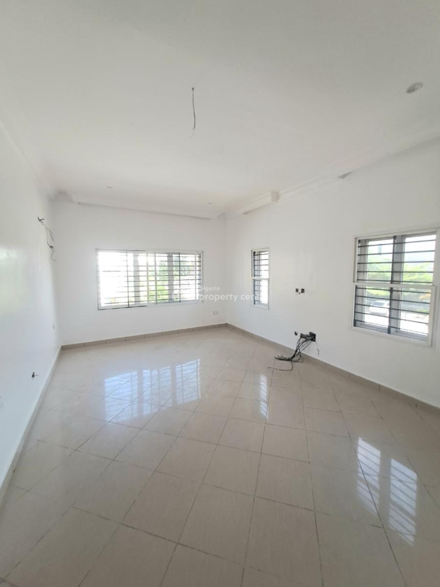 Well-built Serviced 5 Bedroom Semi-detached with Bq, Lekki Phase 1, Lekki, Lagos, Semi-detached Duplex for Rent