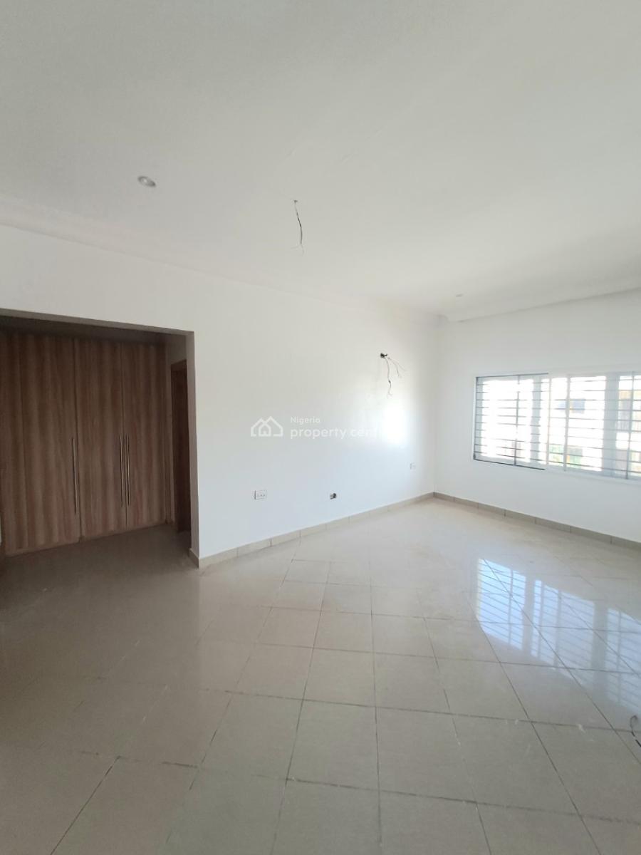 Well-built Serviced 5 Bedroom Semi-detached with Bq, Lekki Phase 1, Lekki, Lagos, Semi-detached Duplex for Rent