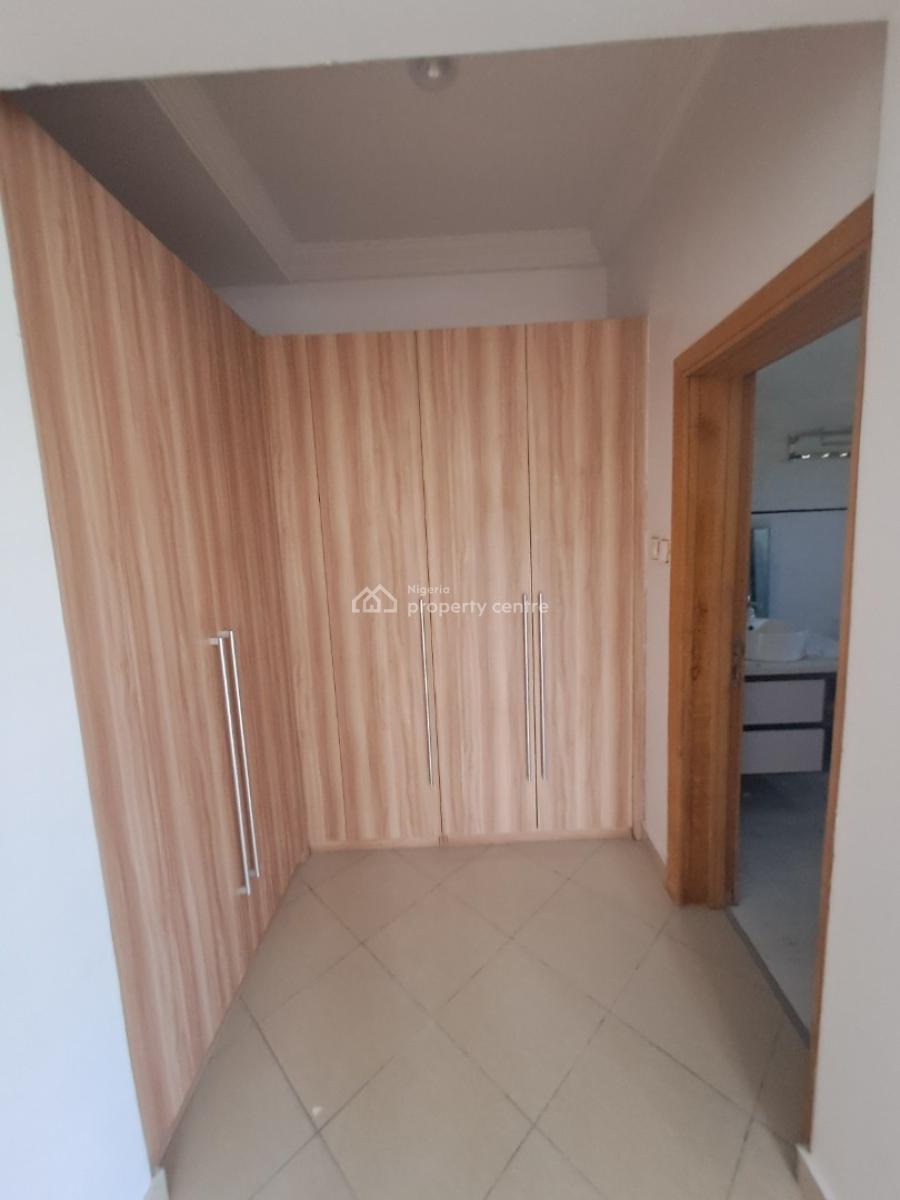 Well-built Serviced 5 Bedroom Semi-detached with Bq, Lekki Phase 1, Lekki, Lagos, Semi-detached Duplex for Rent