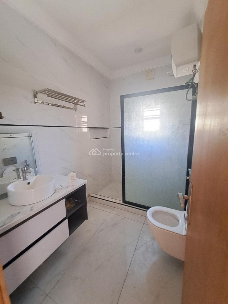 Well-built Serviced 5 Bedroom Semi-detached with Bq, Lekki Phase 1, Lekki, Lagos, Semi-detached Duplex for Rent