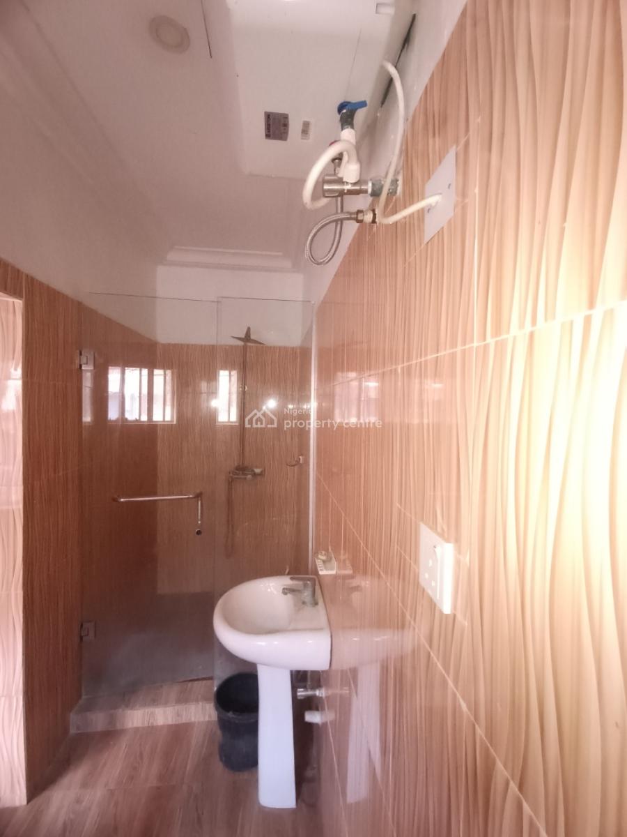 4 Bedroom Flat (upstairs), Blenco, Sangotedo, Ajah, Lagos, Flat / Apartment for Rent