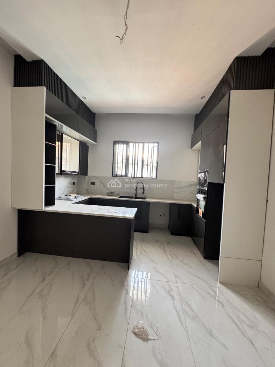 Spacious 2 Bedroom Apartment, Oniru, Victoria Island (vi), Lagos, Flat / Apartment for Sale