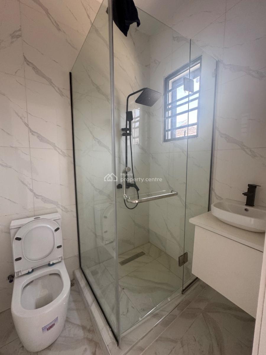 Spacious 2 Bedroom Apartment, Oniru, Victoria Island (vi), Lagos, Flat / Apartment for Sale