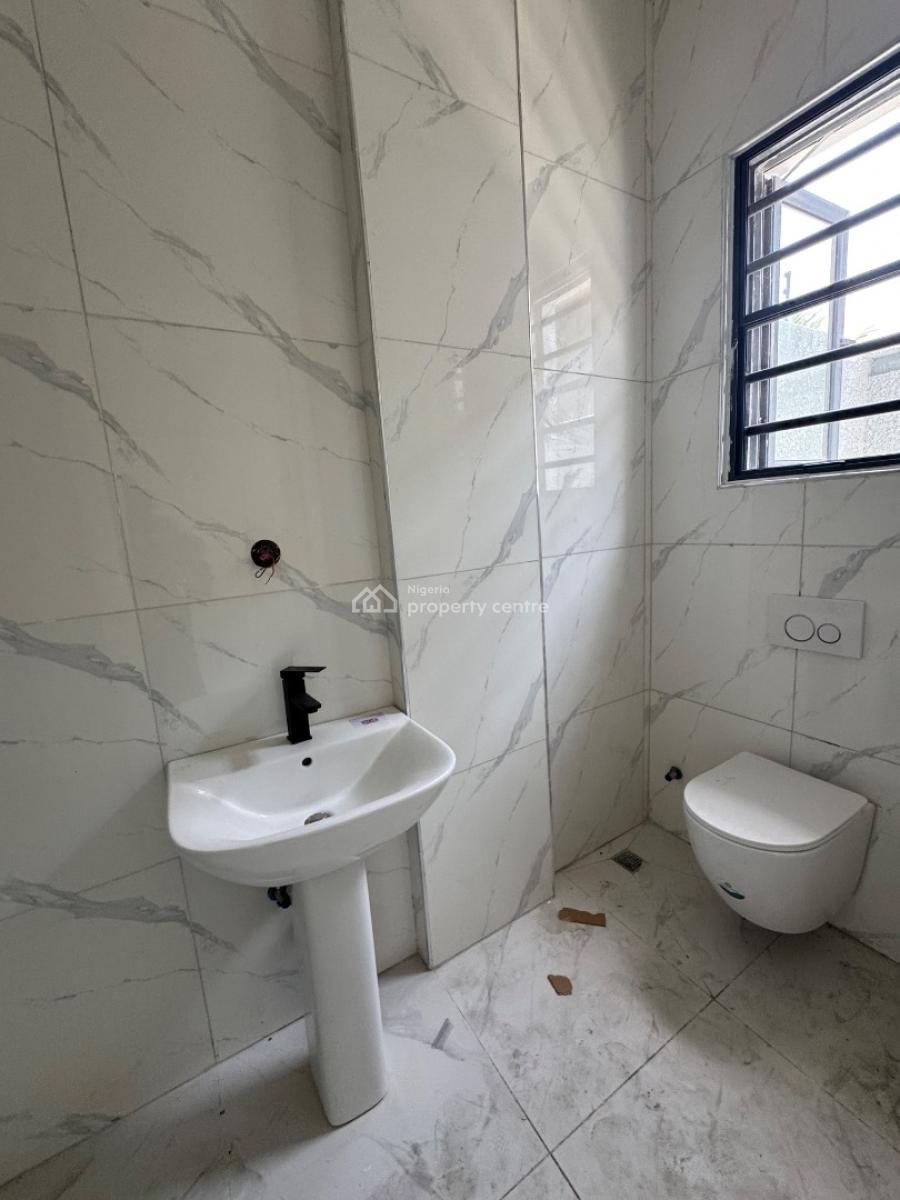 Spacious 2 Bedroom Apartment, Oniru, Victoria Island (vi), Lagos, Flat / Apartment for Sale