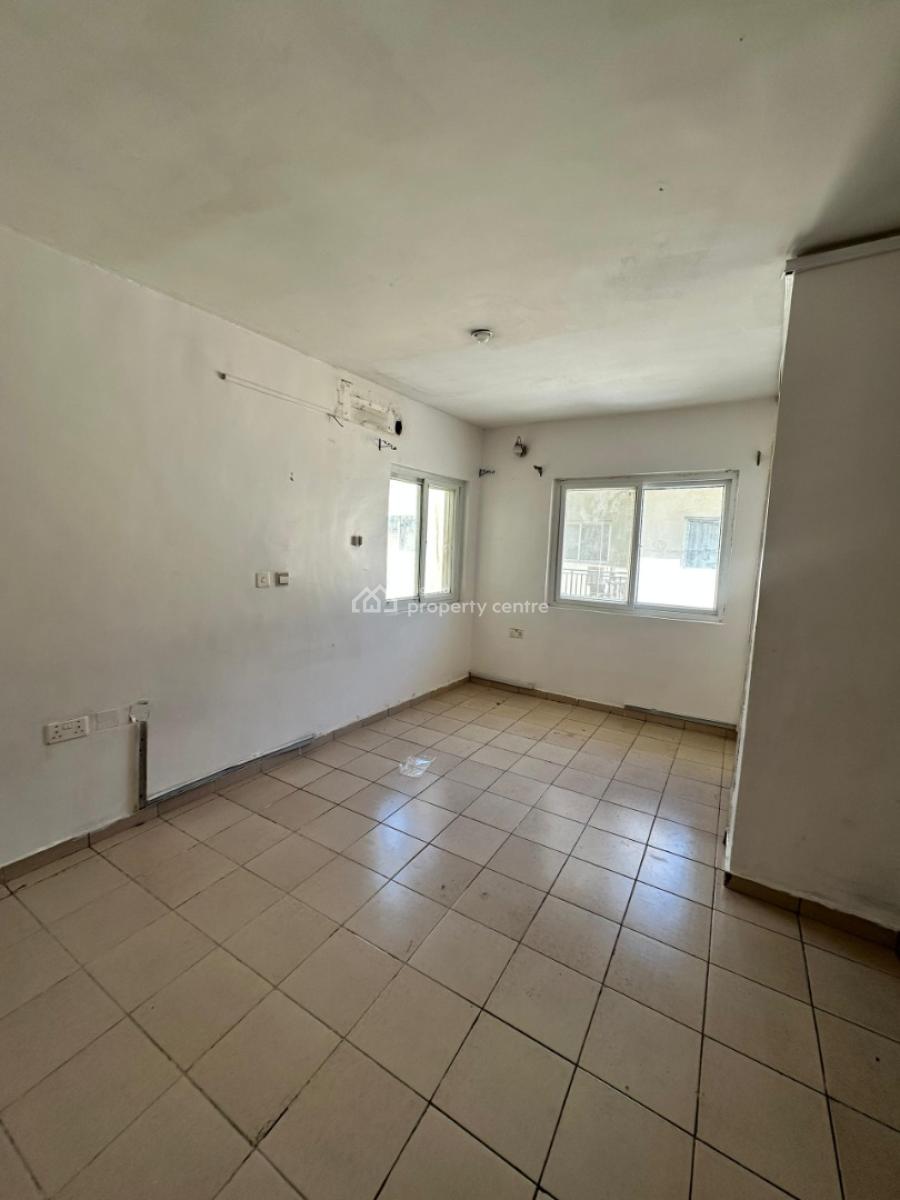 Fully Serviced Spacious 3 Bedroom Flat, Lekki Phase 1, Lekki, Lagos, Flat / Apartment for Rent