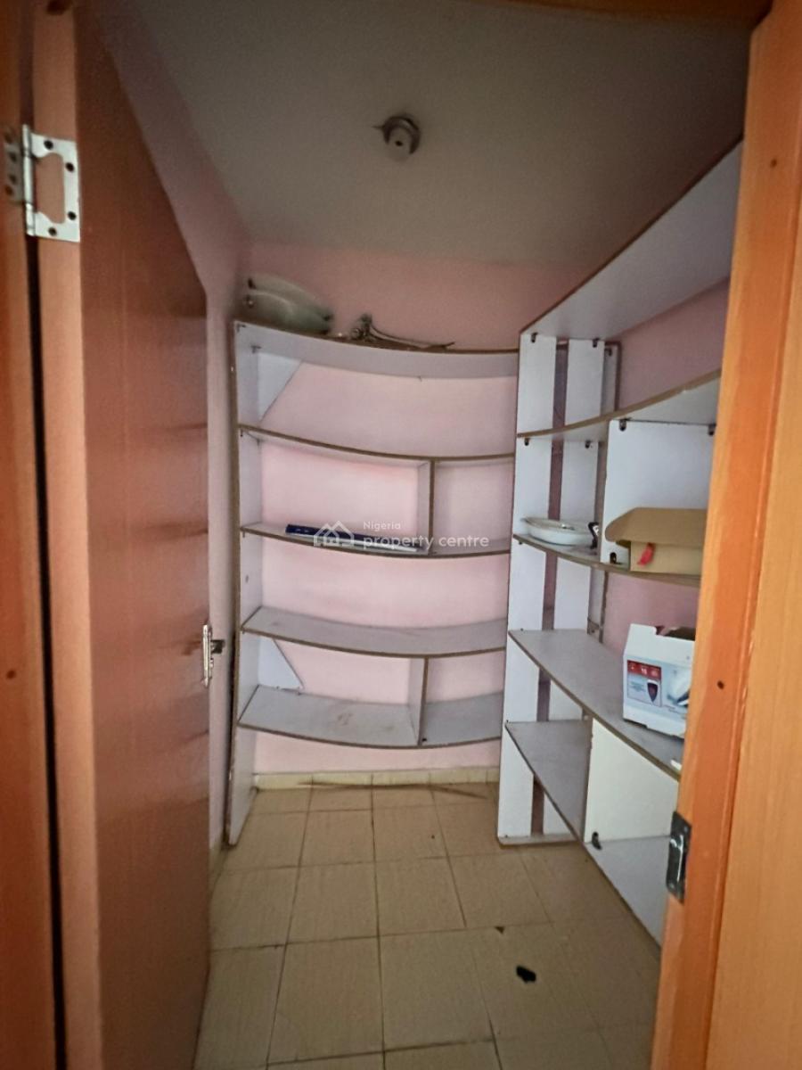 Fully Serviced Spacious 3 Bedroom Flat, Lekki Phase 1, Lekki, Lagos, Flat / Apartment for Rent