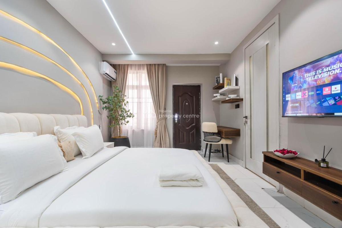 Luxury 3-bedroom Penthouse with Hockey and Private Cinema, Ikate, Lekki, Lagos, Flat / Apartment Short Let