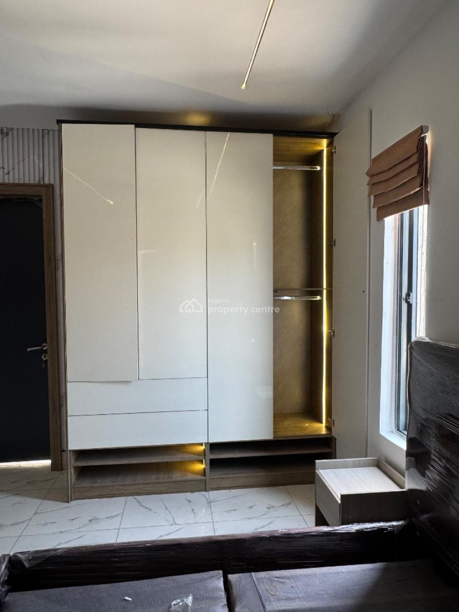 2 Bedroom Apartment with Pool, Lekki Phase 1, Lekki, Lagos, Flat / Apartment for Sale