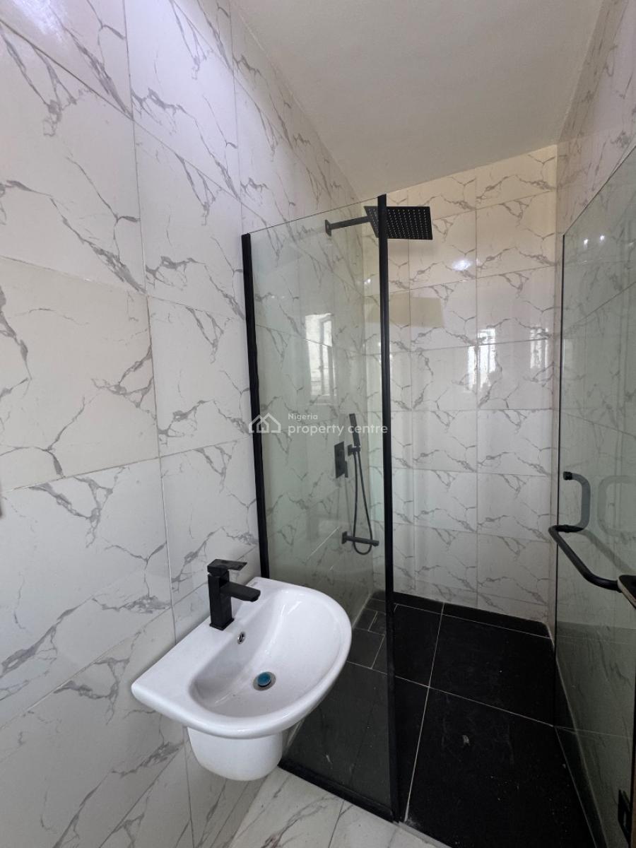 2 Bedroom Apartment with Pool, Lekki Phase 1, Lekki, Lagos, Flat / Apartment for Sale