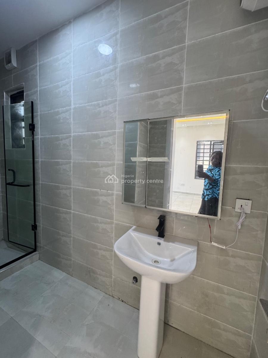 3 Bedroom Apartment with Bq, Lekki Phase 1, Lekki, Lagos, Flat / Apartment for Rent