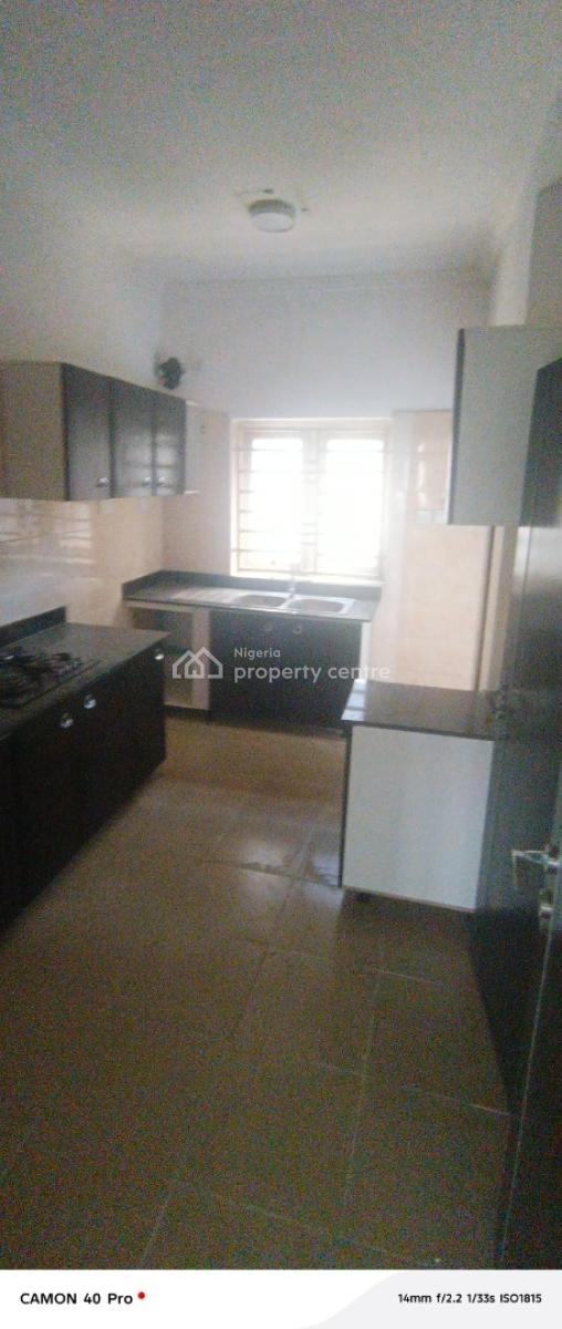 Clean and Sharp 3 Bedroom Flat with Bq, Ikate Elegushi Area, Lekki Phase 1, Lekki, Lagos, Flat / Apartment for Rent