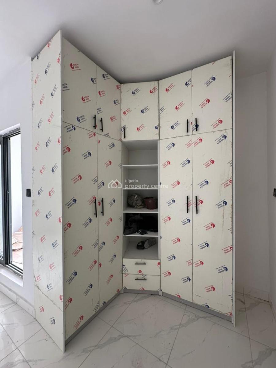 Spacious 2 Bedroom Apartment with Swimming Pool Perfect for Investment, Ikate, Lekki, Lagos, Flat / Apartment for Sale