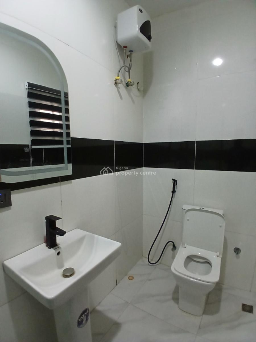 Furnished and Serviced with 24/7 Power Supply 2 Bedroom En-suite Flat, Ikate, Lekki, Lagos, Flat / Apartment for Rent