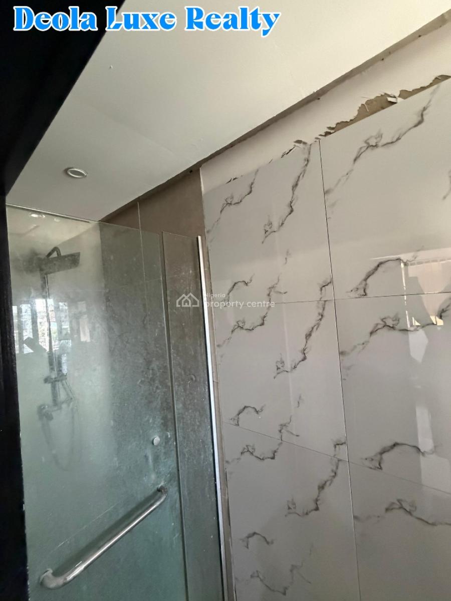 a Nice and Spacious 2 Bedrooms Apartment with Balcony, Off Admiralty Way, Lekki Phase 1, Lekki, Lagos, Flat / Apartment for Rent