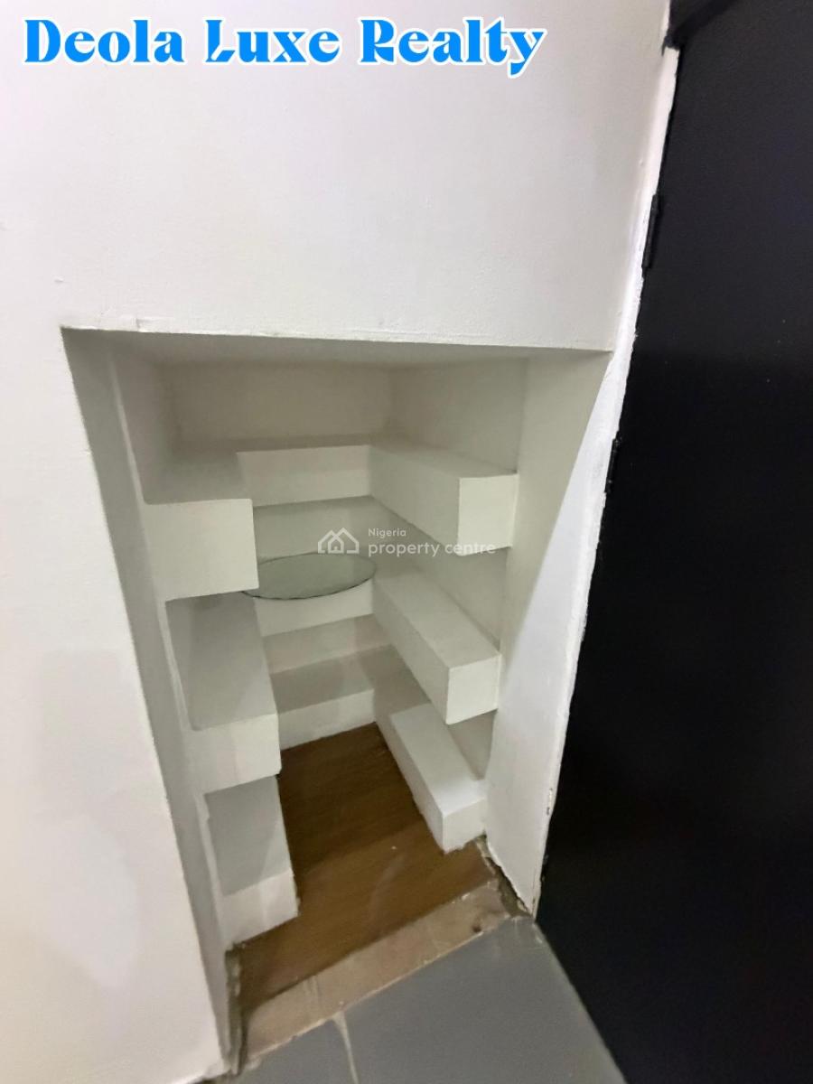 a Nice and Spacious 2 Bedrooms Apartment with Balcony, Off Admiralty Way, Lekki Phase 1, Lekki, Lagos, Flat / Apartment for Rent