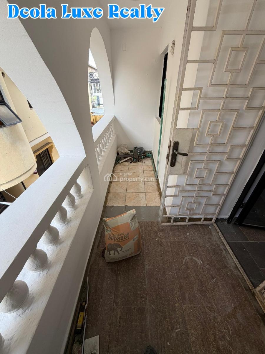 a Nice and Spacious 2 Bedrooms Apartment with Balcony, Off Admiralty Way, Lekki Phase 1, Lekki, Lagos, Flat / Apartment for Rent