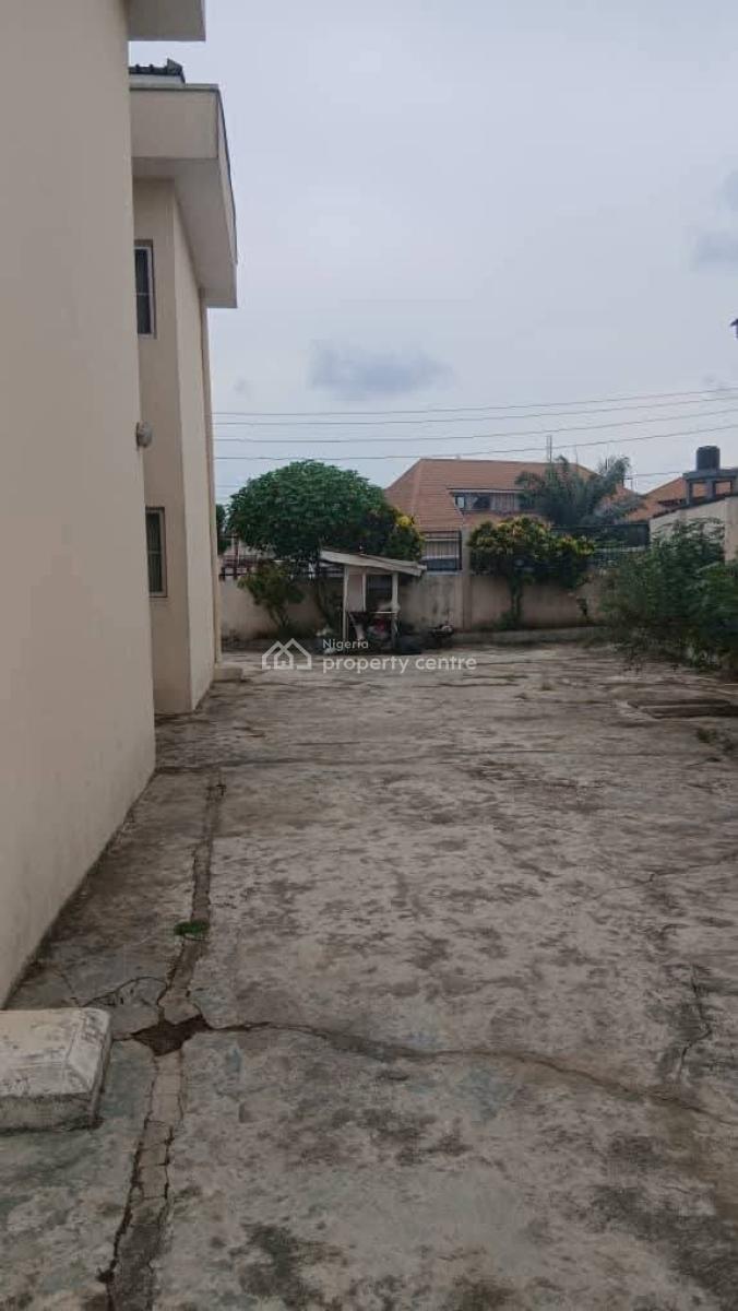 10 Bedroom House on 2 Plots, Off Olugbede Street, Egbeda, Alimosho, Lagos, Detached Duplex for Rent
