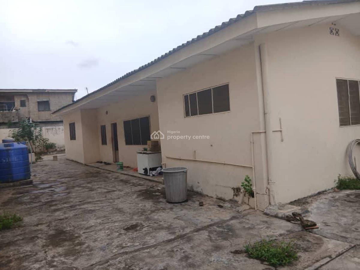 10 Bedroom House on 2 Plots, Off Olugbede Street, Egbeda, Alimosho, Lagos, Detached Duplex for Rent