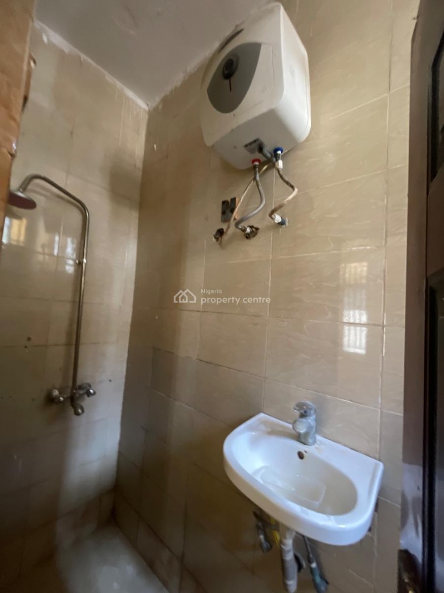 2 Bedrooms Flat All Rooms Ensuite, University Estate Opposite Lagos Business School, Olokonla, Ajah, Lagos, Flat / Apartment for Rent