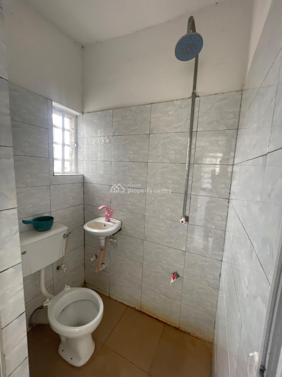 2 Bedrooms Flat Upstairs All Rooms Ensuite, University View Estate Opposite Lagos Business School, Olokonla, Ajah, Lagos, Flat / Apartment for Rent