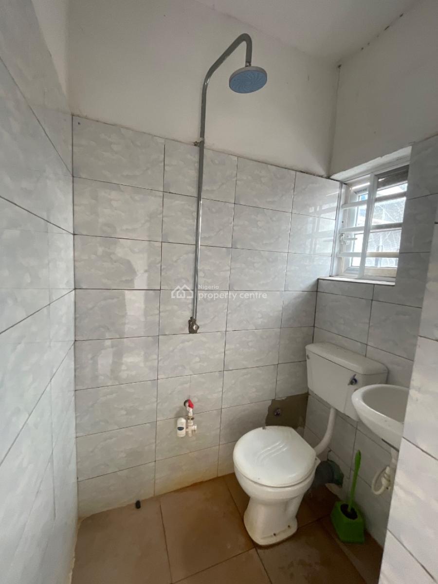 2 Bedrooms Flat Upstairs All Rooms Ensuite, University View Estate Opposite Lagos Business School, Olokonla, Ajah, Lagos, Flat / Apartment for Rent