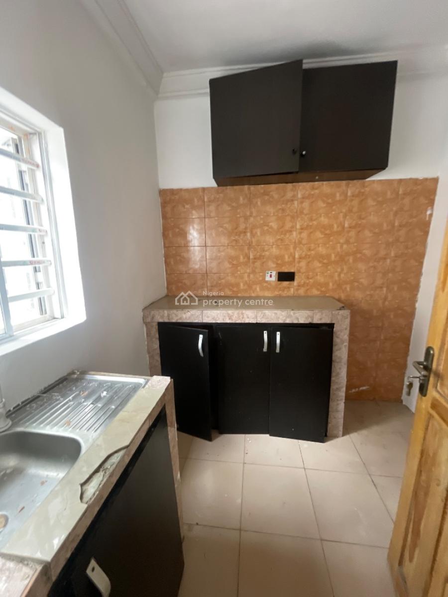 2 Bedrooms Flat Upstairs All Rooms Ensuite, University View Estate Opposite Lagos Business School, Olokonla, Ajah, Lagos, Flat / Apartment for Rent