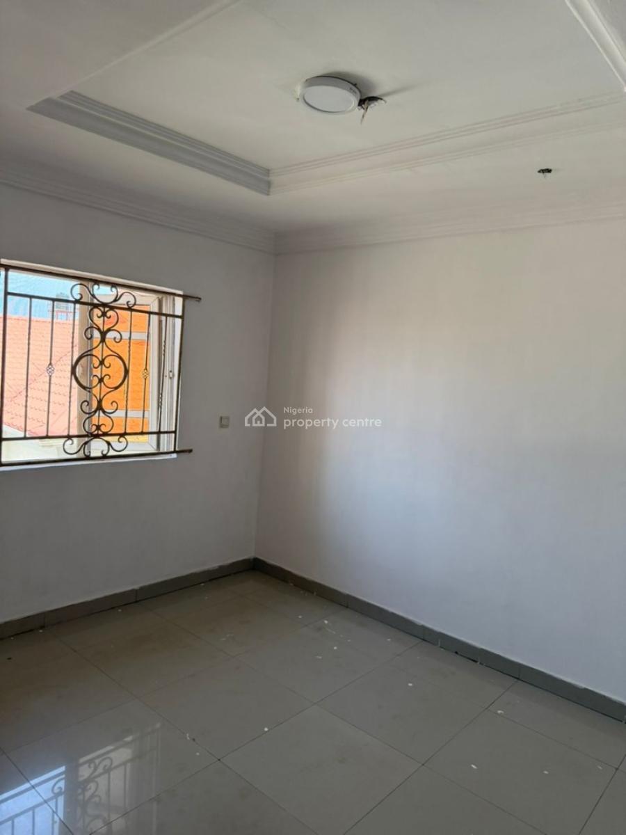 Fantastic 3 Bedroom Flat, Igbogbo, Ikorodu, Lagos, Flat / Apartment for Rent