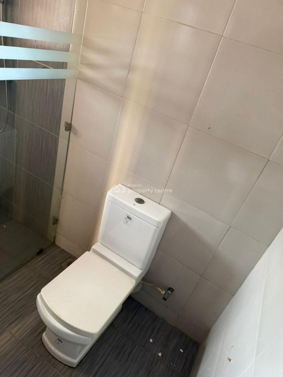 Fantastic 3 Bedroom Flat, Igbogbo, Ikorodu, Lagos, Flat / Apartment for Rent