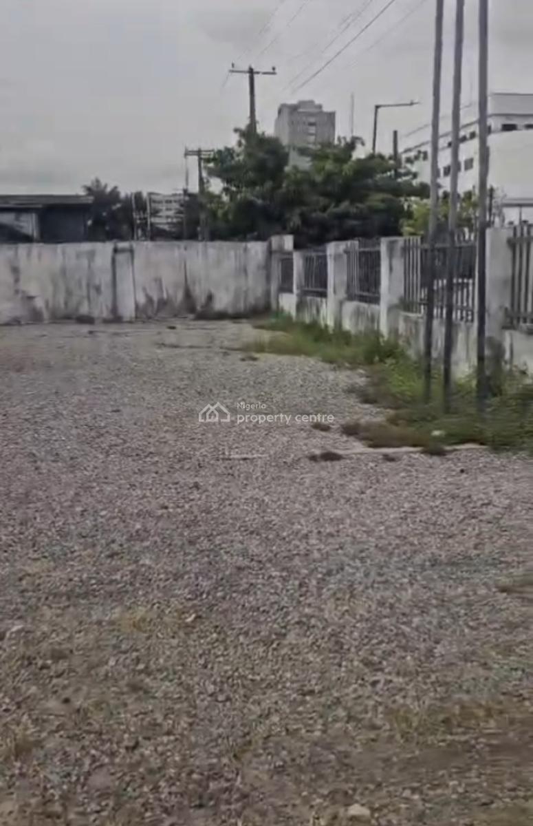 a Fully Commercial Detached Duplex, with 3 Room Boys Quarters (bq), Victoria Island (vi), Lagos, Office Space for Rent