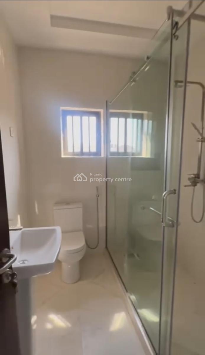 Excellent 4 Bedrooms Terrace with 1 Bedroom Bq, Guzape District, Abuja, Terraced Duplex for Sale