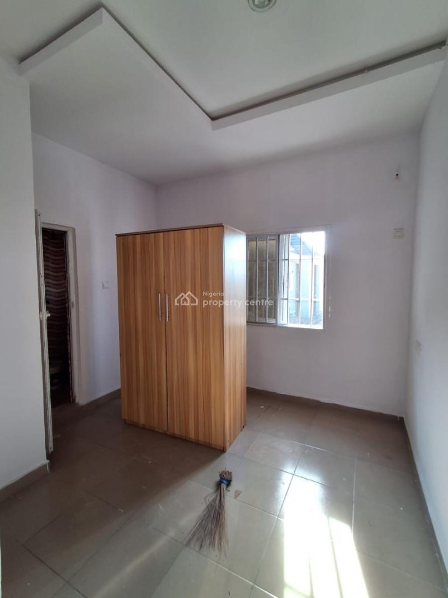 Very Clean 2 Bedroom Apartment ( Upstairs), Ado Road, Ajah, Lagos, Flat / Apartment for Rent