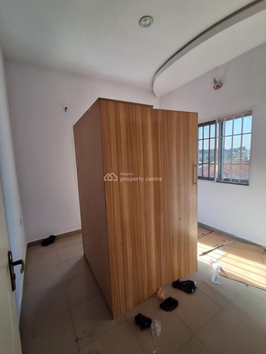Very Clean 2 Bedroom Apartment ( Upstairs), Ado Road, Ajah, Lagos, Flat / Apartment for Rent