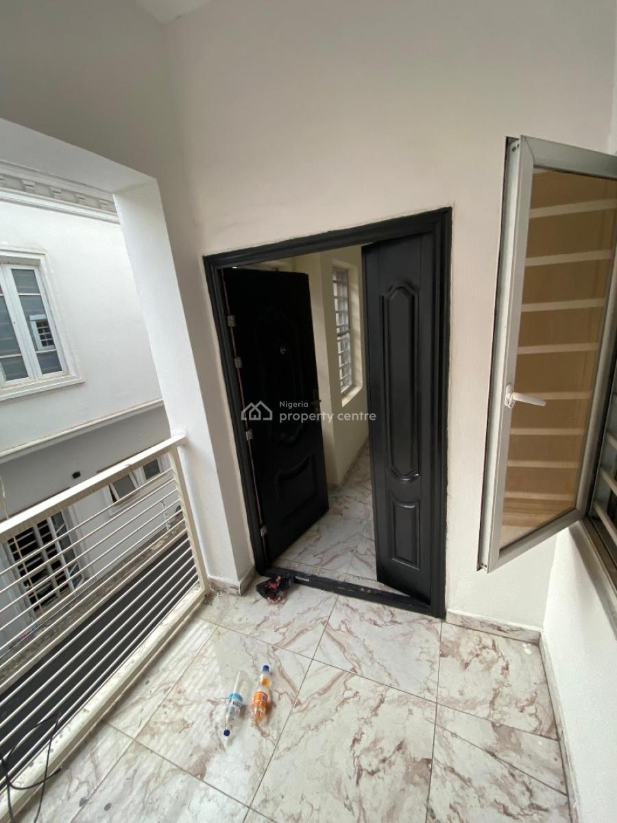 Luxury 3bedroom Apartment (upstairs), Osapa London Lekki Lagos, Lekki, Lagos, Flat / Apartment for Rent