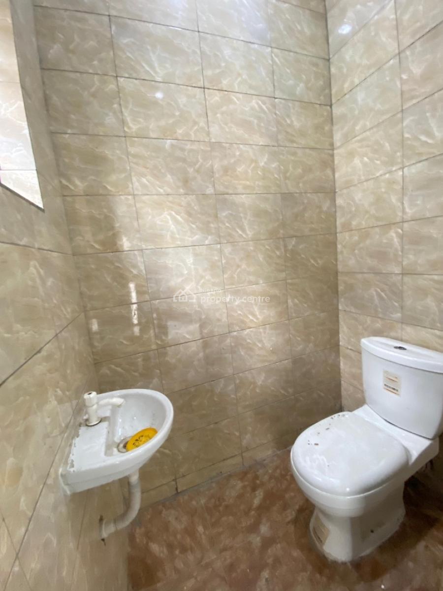 Luxury 3bedroom Apartment (upstairs), Osapa London Lekki Lagos, Lekki, Lagos, Flat / Apartment for Rent