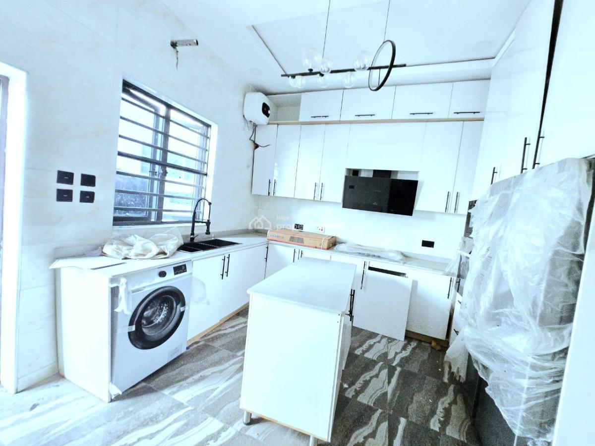 4 Bedroom Semi-detached with Bq, Ikate Elegushi, Lekki, Lagos, Semi-detached Duplex for Sale