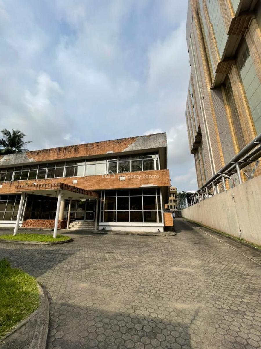 a Self Serviced 14 Rooms  Partitioned Storey Building, Victoria Island (vi), Lagos, Office Space for Rent