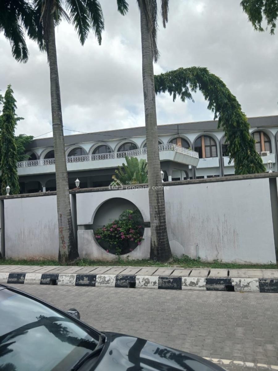 Large Detached House Water Front Directly on Queensdrive, Ikoyi, Lagos, Mixed-use Land for Sale