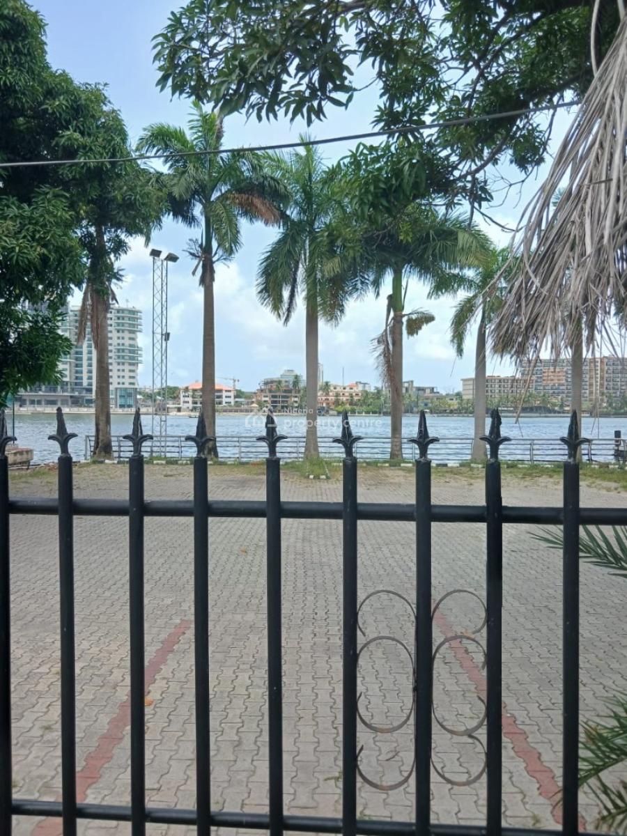 Large Detached House Water Front Directly on Queensdrive, Ikoyi, Lagos, Mixed-use Land for Sale