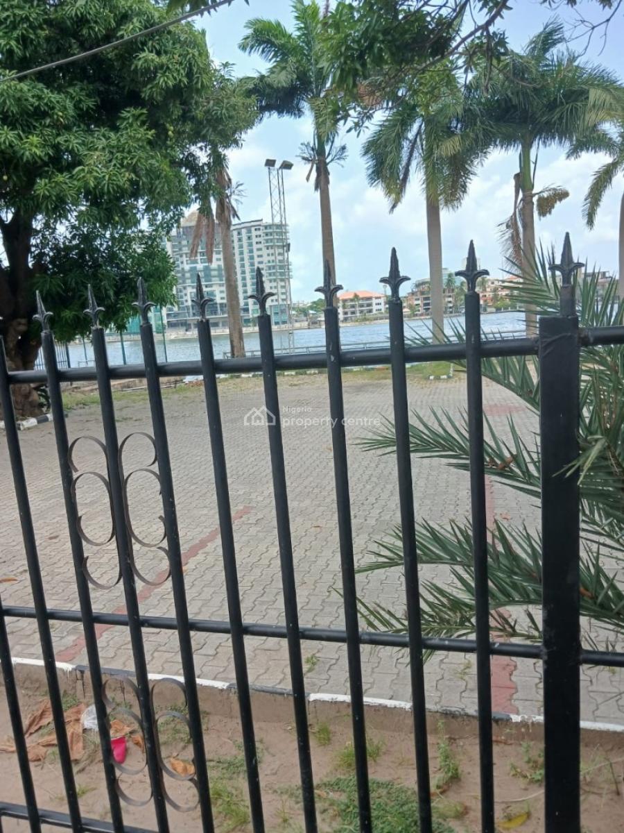 Large Detached House Water Front Directly on Queensdrive, Ikoyi, Lagos, Mixed-use Land for Sale