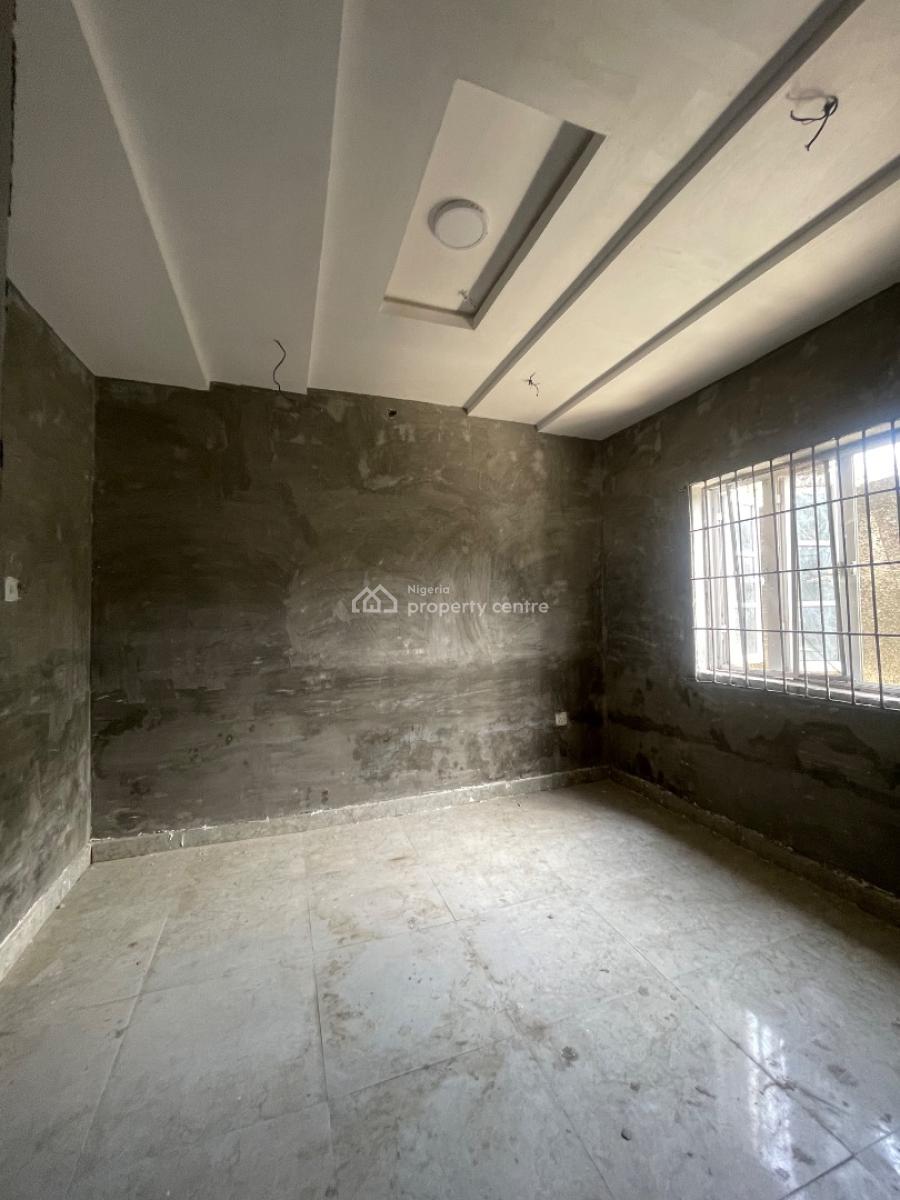 Neatly Used Studio Flat, Onike-iwaya, Yaba, Lagos, Self Contain (single Rooms) for Rent