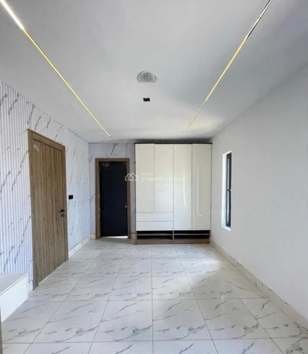 Lovely 2 Bedroom Apartment, Lekki Phase 1, Lekki Phase 1, Lekki, Lagos, Block of Flats for Sale