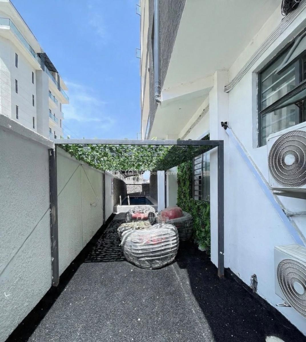 Lovely 3 Bedroom Apartment with Pool,gym and Bq, Lekki Phase 1, Lekki Phase 1, Lekki, Lagos, Block of Flats for Sale