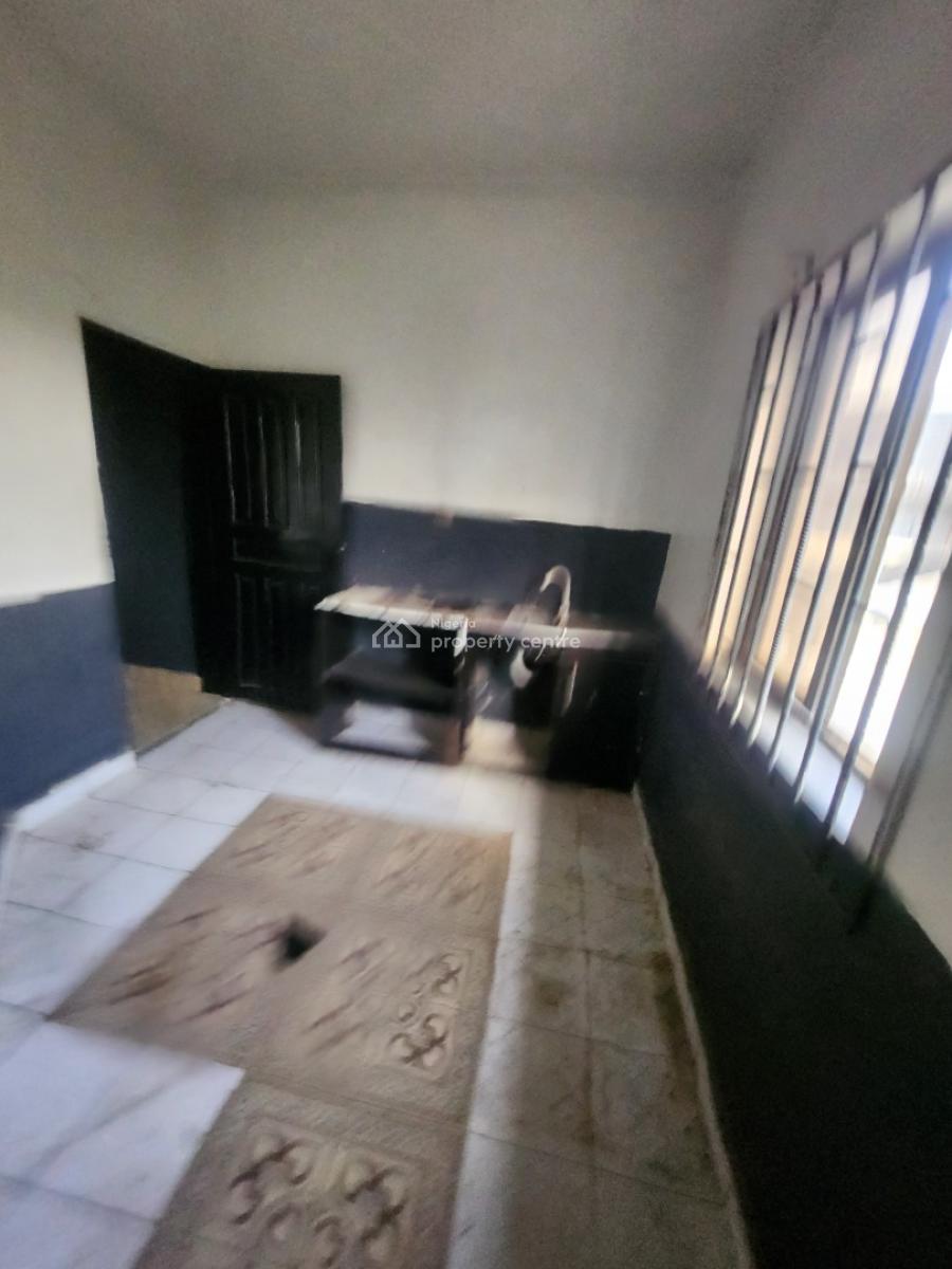 Nice 1 Bedroom Flat with Massive Kitchen & Toilet,2nd Floor, Off Amino Kano, Wuse 2, Abuja, Flat / Apartment for Rent