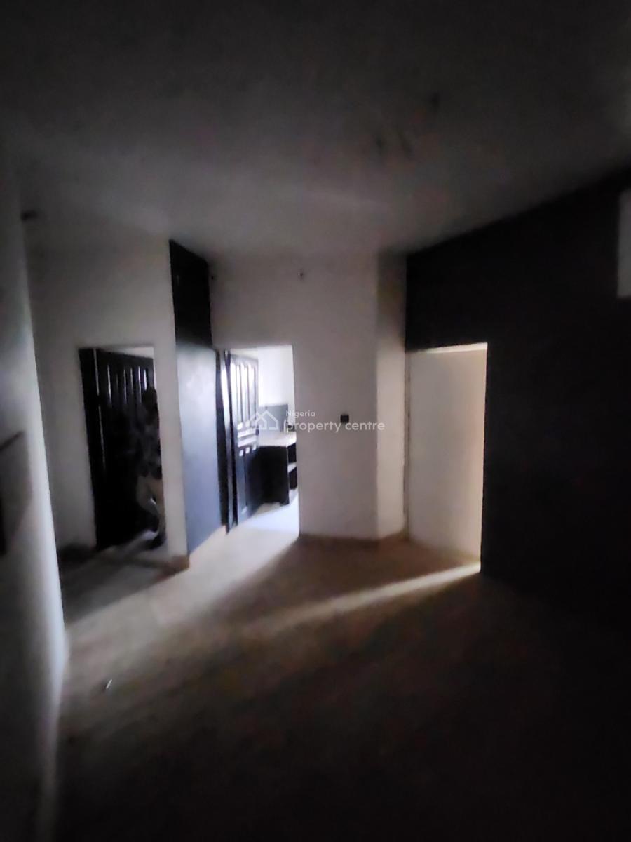 Nice 1 Bedroom Flat with Massive Kitchen & Toilet,2nd Floor, Off Amino Kano, Wuse 2, Abuja, Flat / Apartment for Rent
