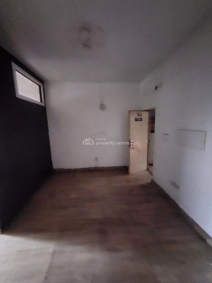 Nice 1 Bedroom Flat with Massive Kitchen & Toilet,2nd Floor, Off Amino Kano, Wuse 2, Abuja, Flat / Apartment for Rent