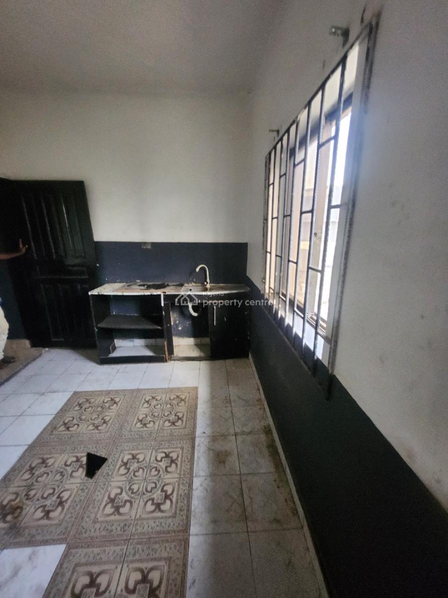 Nice 1 Bedroom Flat with Massive Kitchen & Toilet,2nd Floor, Off Amino Kano, Wuse 2, Abuja, Flat / Apartment for Rent