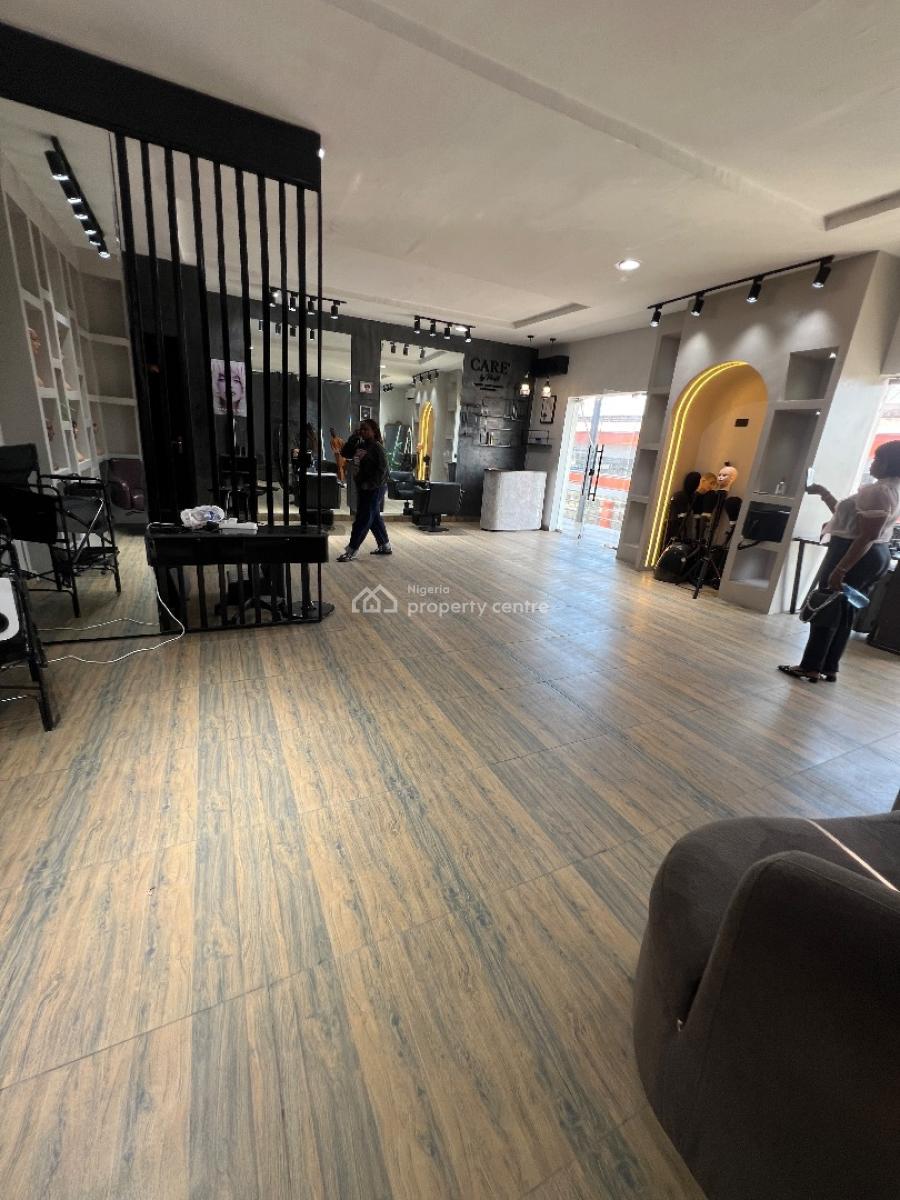 60sqm Saloon Space on a Busy Road at Lekki Phase 1, Off Bisola Durosinmi Etti Drive Lekki Phase 1, Lekki Phase 1, Lekki, Lagos, Shop for Rent
